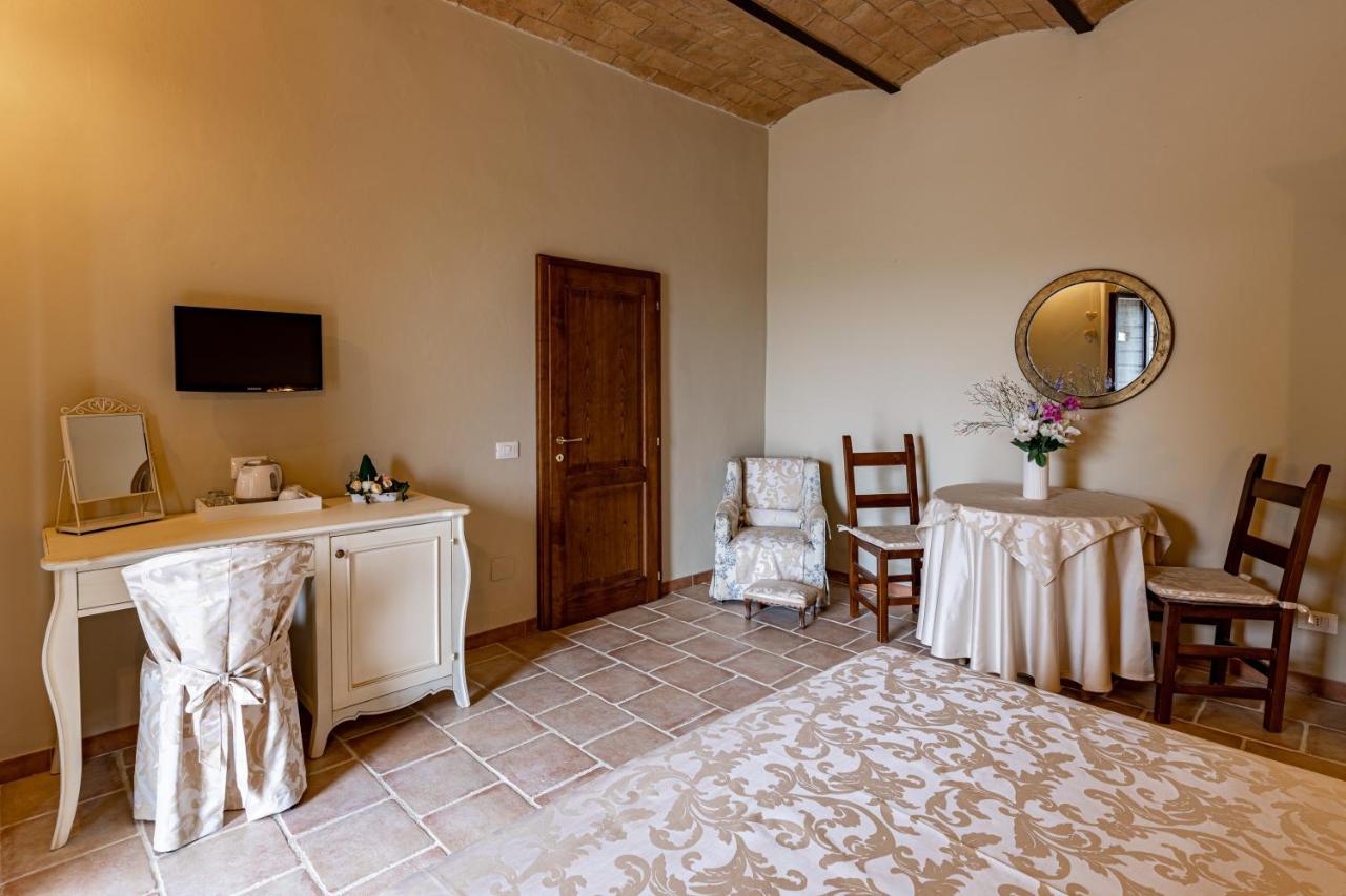 Wine Resort Colsereno Montalcino Bagian luar foto