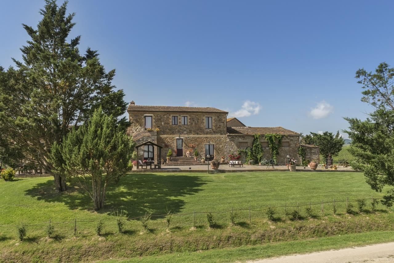 Wine Resort Colsereno Montalcino Bagian luar foto